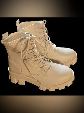 Nature Breeze Women's Cream Lace-Up Combat Boots